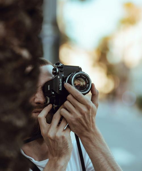 someone witha camara 